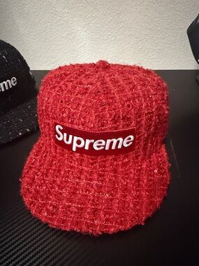 Supreme Red Textured Bouclé Box Logo Cap